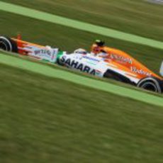 Paul di Resta rueda en el técnico circuito de Montmeló