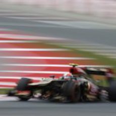 Romain Grosjean afronta la última curva del Circuit de Catalunya