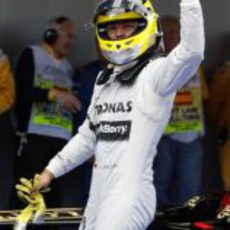 Nico Rosberg saluda a los aficionados