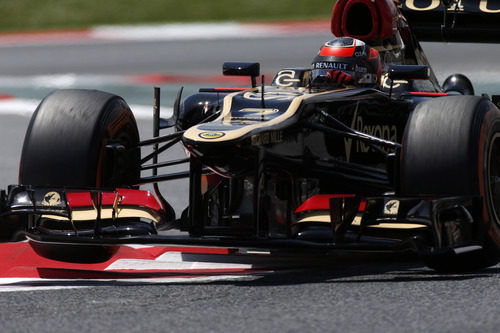 Kimi Räikkönen conduce en Montmeló para Lotus