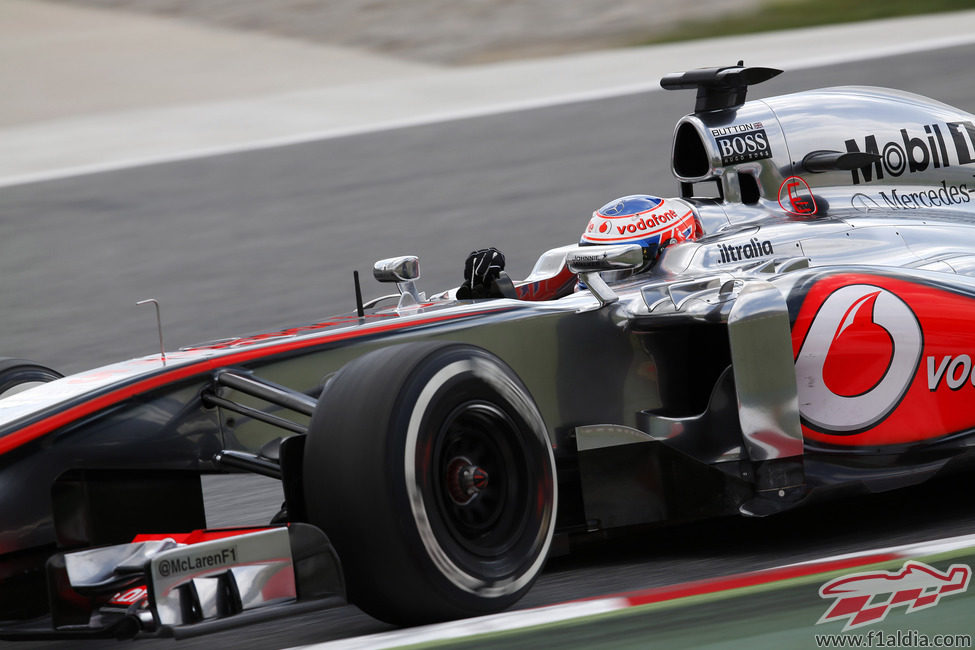 Jenson Button cayó en la Q2 del GP de España 2013