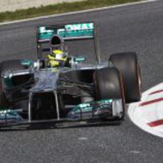 Nico Rosberg cabalga hacia la pole del GP de España 2013