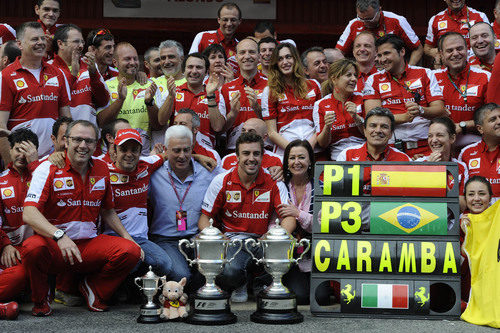 Fernando Alonso y Felipe Massa, de celebración en Barcelona