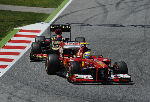 Felipe Massa mantiene a Kimi Räikkönen
