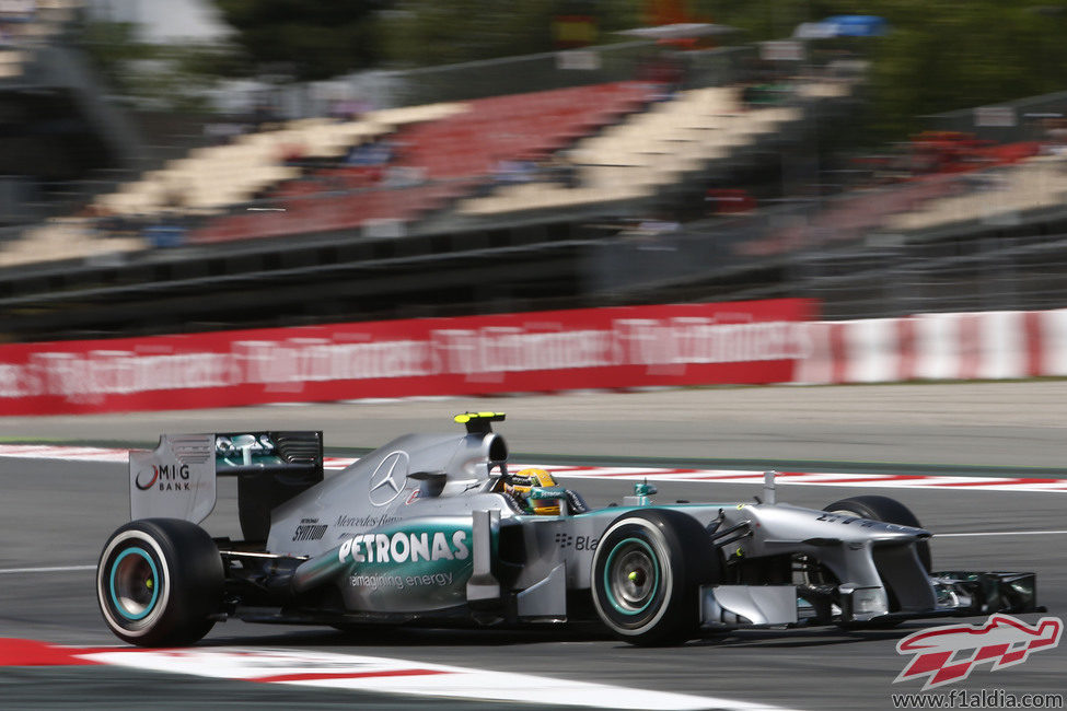 Lewis Hamilton realiza un stint con el compuesto medio