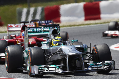 Nico Rosberg trata de mantener la pole en Barcelona