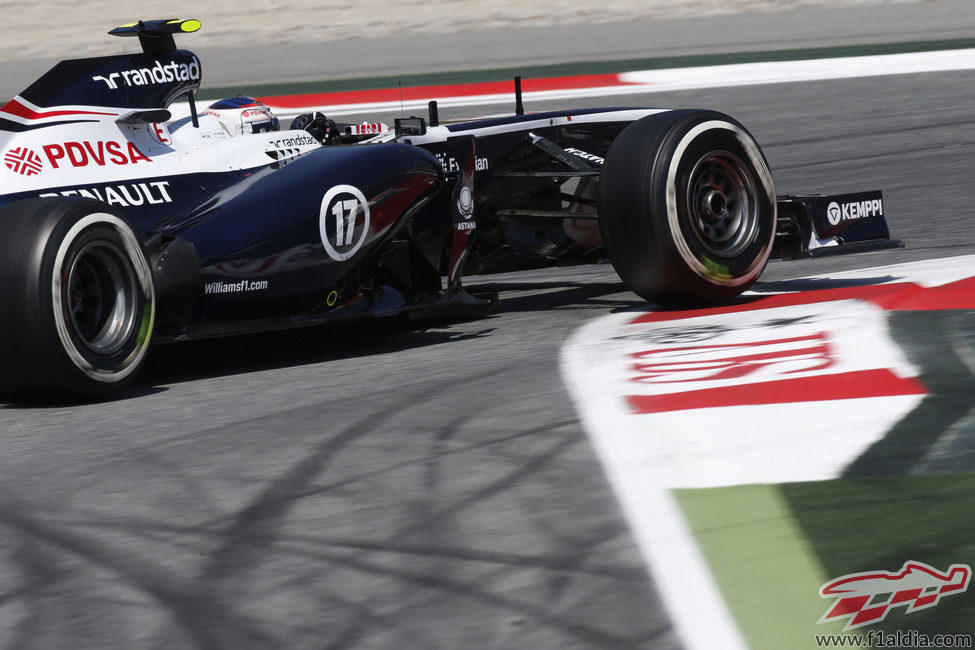 Valtteri Bottas afronta la última 'chicane' del trazado de Montmeló