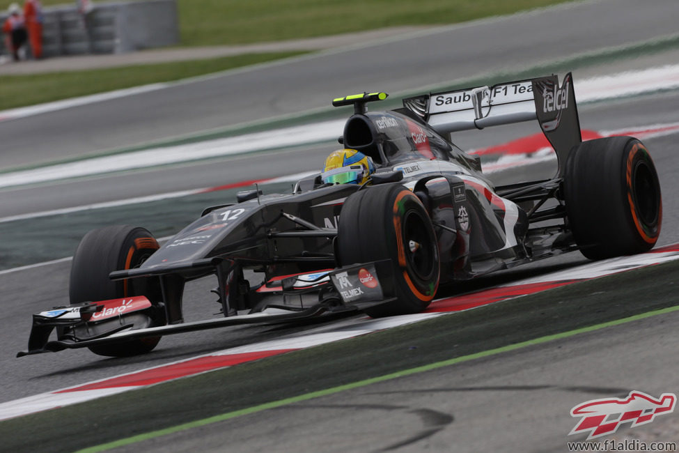 Esteban Gutiérrez prueba el compuesto duro en Barcelona