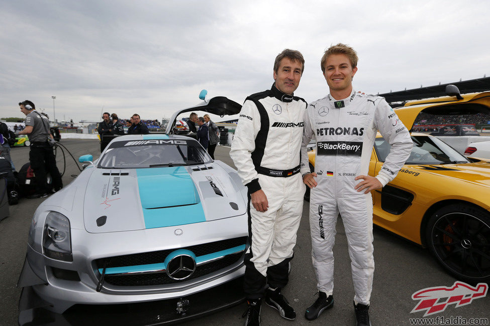 Nico Rosberg y Bernd Schneider, también presentes 
