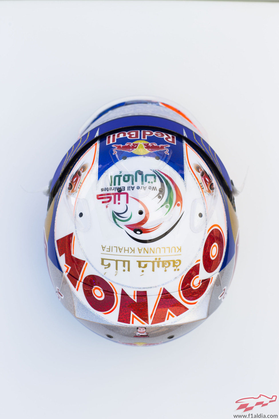Plano cenital del casco de Daniel Ricciardo para Mónaco