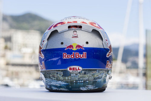 Plano trasero del casco de Daniel Ricciardo para Mónaco