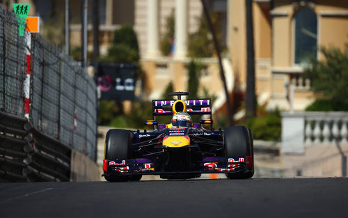 Sebastian Vettel en la subida al Casino