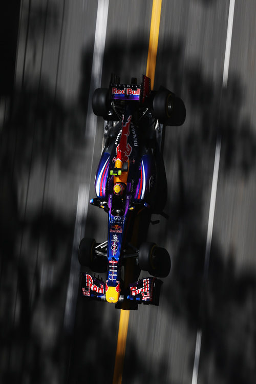 Mark Webber pasa por meta