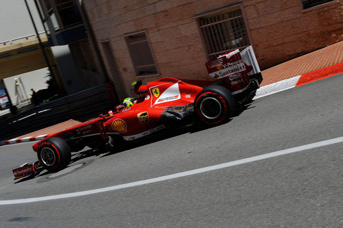 Felipe Massa se acerca a la línea de meta