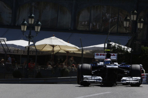 Valtteri Bottas rueda por primera vez en Mónaco