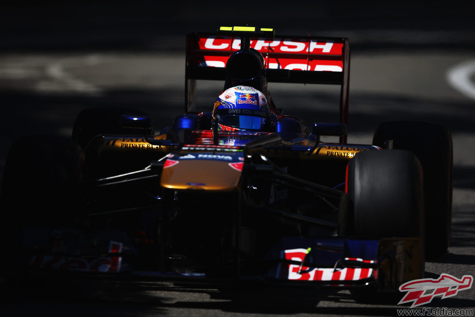 Daniel Ricciardo rueda con los superblandos