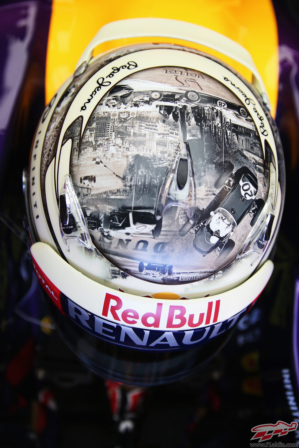 Detalles en el casco de Sebastian Vettel para Mónaco