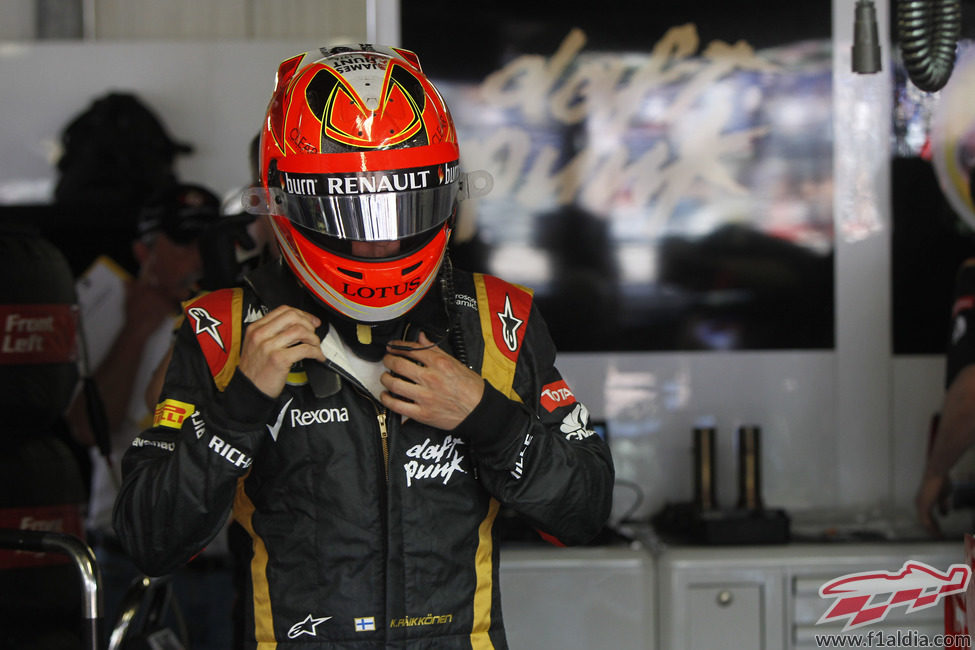 Casco de Kimi Räikkönen para el Gran Premio de Mónaco 2013