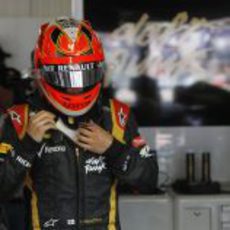 Kimi Räikkönen se prepara para la clasificaación