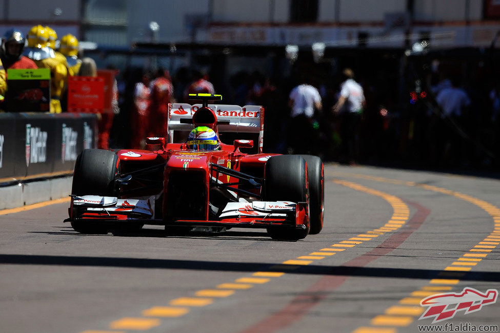Felipe Massa abandona los boxes