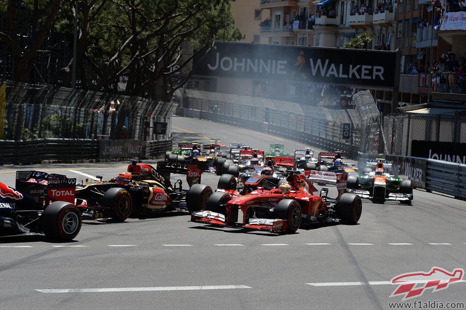 Salida de Fernando Alonso en el GP de Mónaco 2013