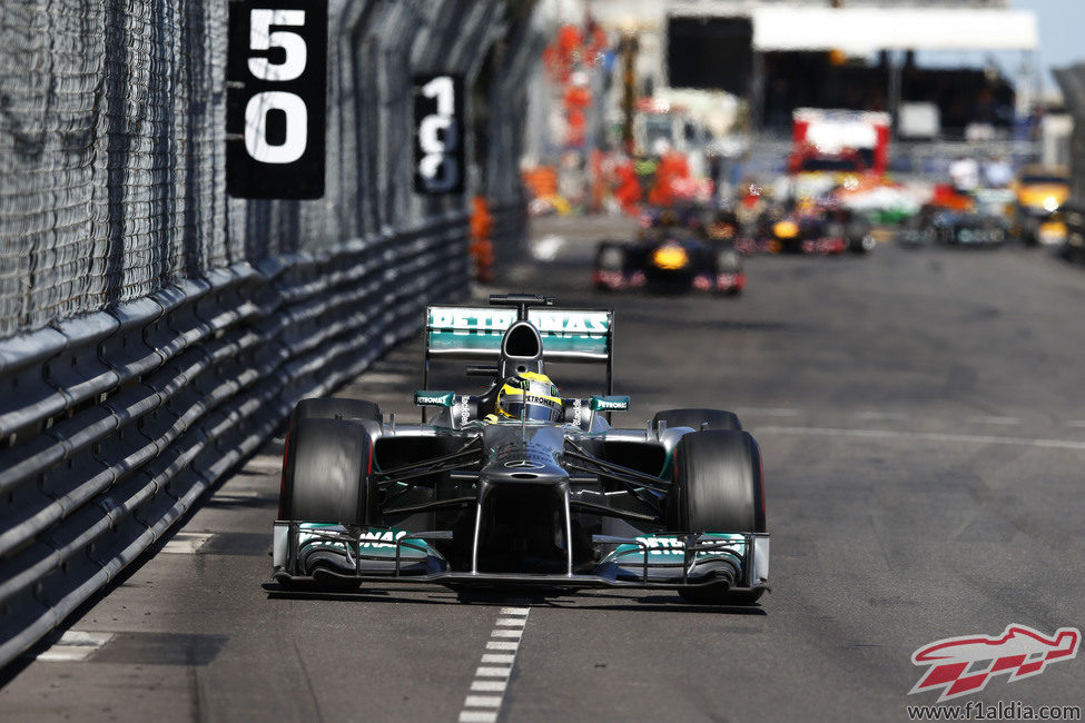 Nico Rosberg lideró sin problemas en Mónaco