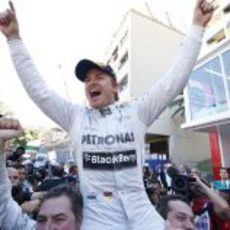Nico Rosberg celebra la victoria del GP de Mónaco