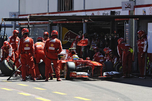 Parada en boxes para Felipe Massa durante el GP de Mónaco 2013