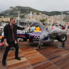 Tony Hawk en Mónaco con Red Bull