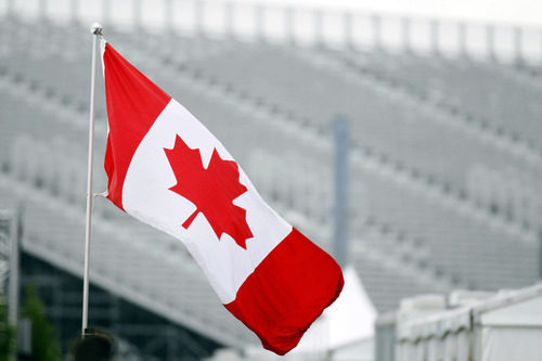 Bandera de Canadá en el circuito