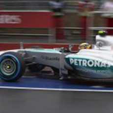 Lewis Hamilton llega al pitlane d Montreal