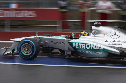 Lewis Hamilton llega al pitlane d Montreal