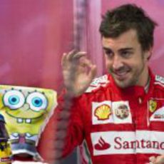 Bob Esponja, el nuevo amigo de Fernando Alonso