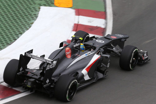 Esteban Gutiérrez afronta una de las curvas del circuito Gilles-Villeneuve