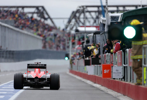 Jules Bianchi sale del 'pitlane' en Montreal