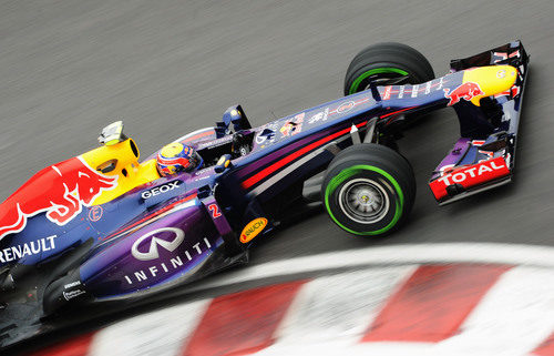 Mark Webber sale de una curva en Montreal