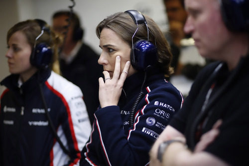 Claire Williams en el box de su equipo