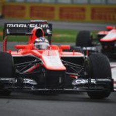 Jules Bianchi, por delante de su compañero