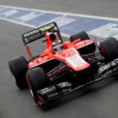 Max Chilton pasa por la zona del 'pitlane'