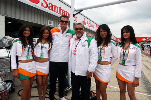 Mallya y sus chicas