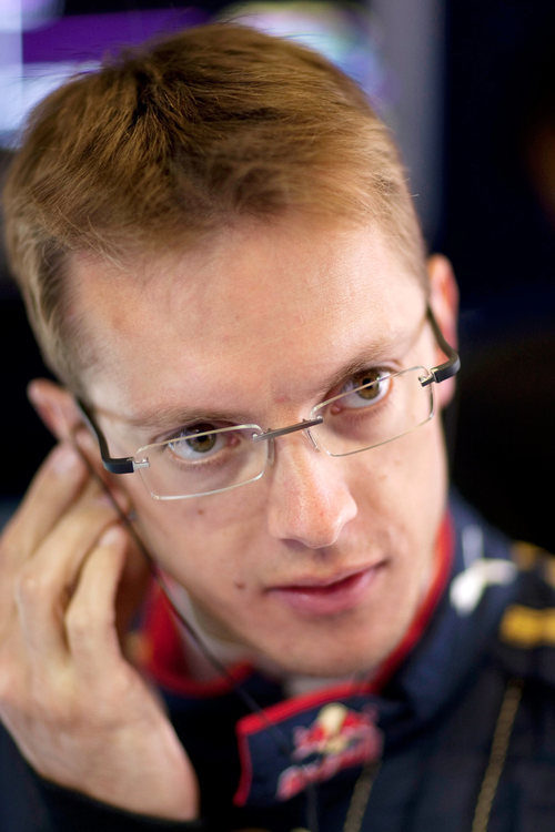 Bourdais se coloca el auricular