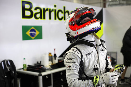 Barrichello en su box