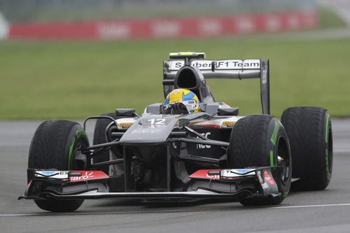 Esteban Gutiérrez afronta una de las curvas del circuito Gilles-Villeneuve con intermedios