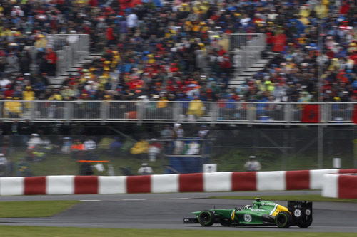 Giedo van der Garde maneja su CT03 en condiciones de mojado