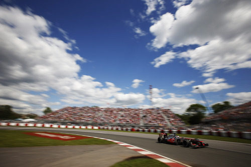 Jenson Button a toda velocidad durante el GP de Canadá 2013