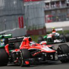 Jules Bianchi completa su 'stint' con el compuesto medio