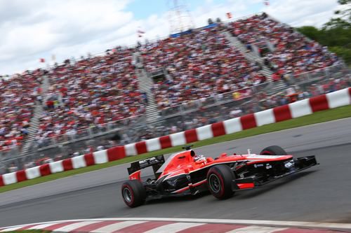 Jules Bianchi toma una curva en el Gilles-Villeneuve