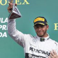 Lewis Hamilton celebra el podio en Canadá