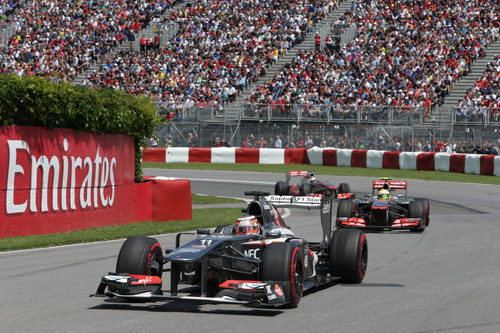 Nico Hülkenberg mantiene a raya a ambos McLaren