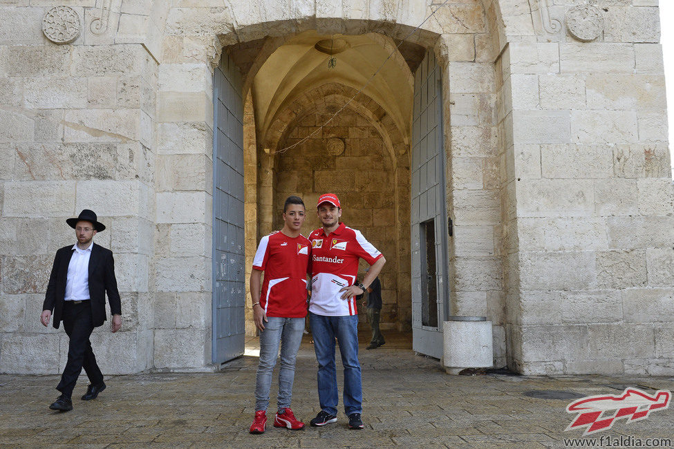 Giancarlo Fisichella y Antonio Fuoco aprovechan para visitar los monumentos de Jerusalén